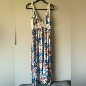 FLOWER print maxi dress • lace detail • like new​​​